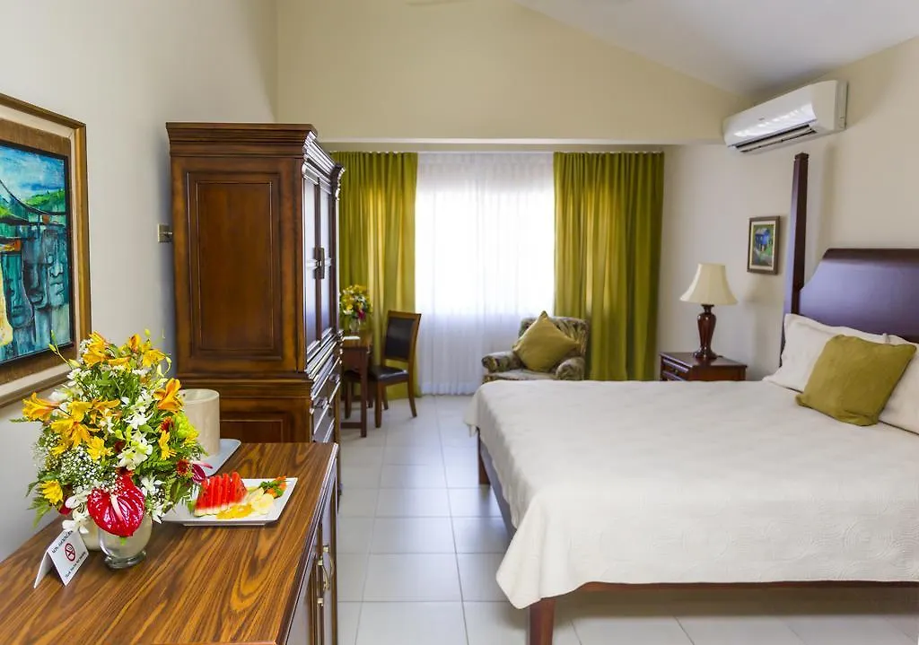 The Liguanea Club Hotel Kingston 3*,  Jamaica
